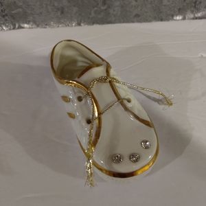 Small Shoe In Fine Porcelain - Cesare Villari Vintage Porcelain. 4.5"x2"